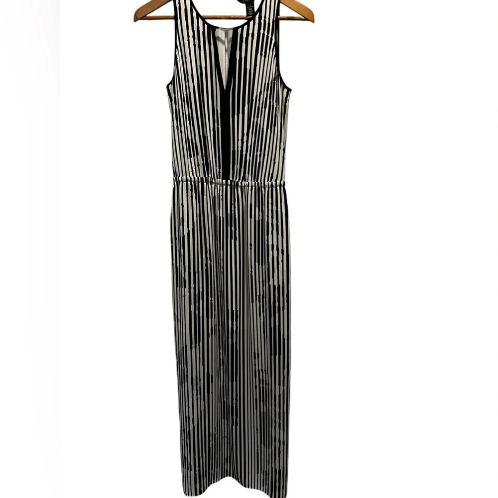 White House Black Market Panel Maxi Dress Keyhole Neck Silver Metal Clasp Size 2